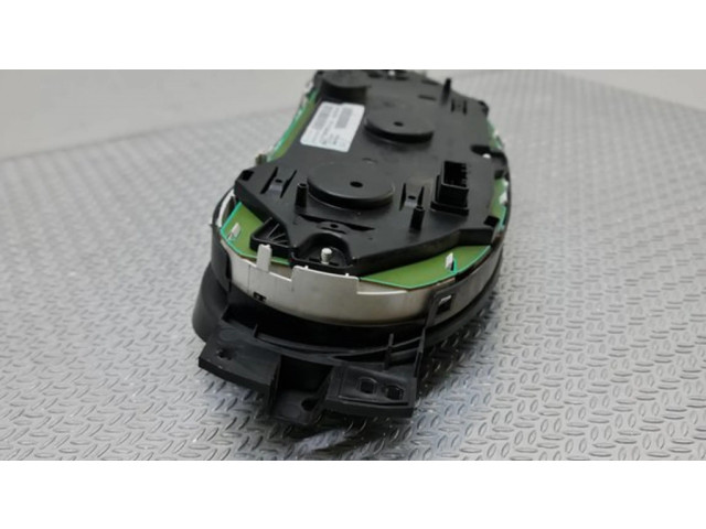 Панель приборов 2131255 Dacia Sandero