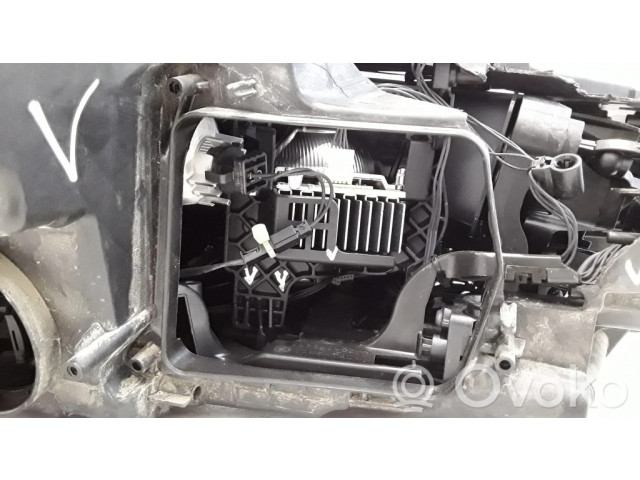 Передняя фара