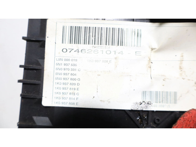   Pojistková skříňka    Volkswagen Tiguan 2007