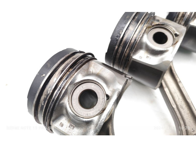 Píst 2AD-FHV Toyota RAV 4 (XA30) 2AD-FHV