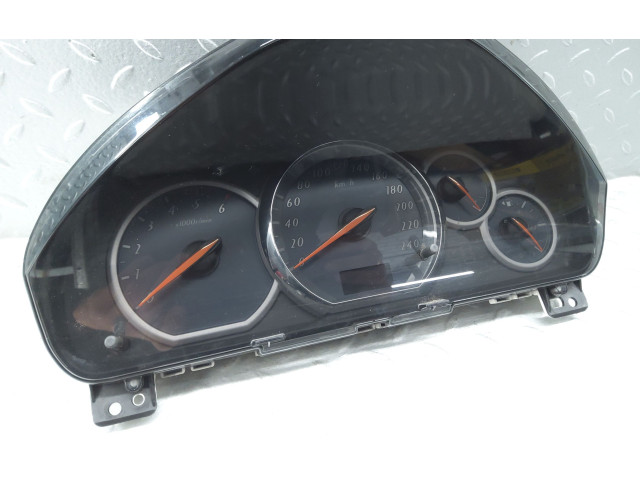 Блок предохранителей 8100A198, 2574301281 Mitsubishi Grandis