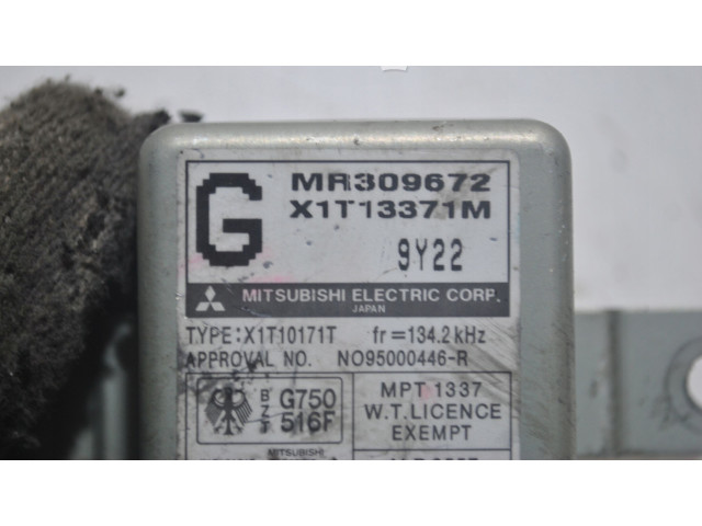 Блок управления MR309672 Mitsubishi Colt