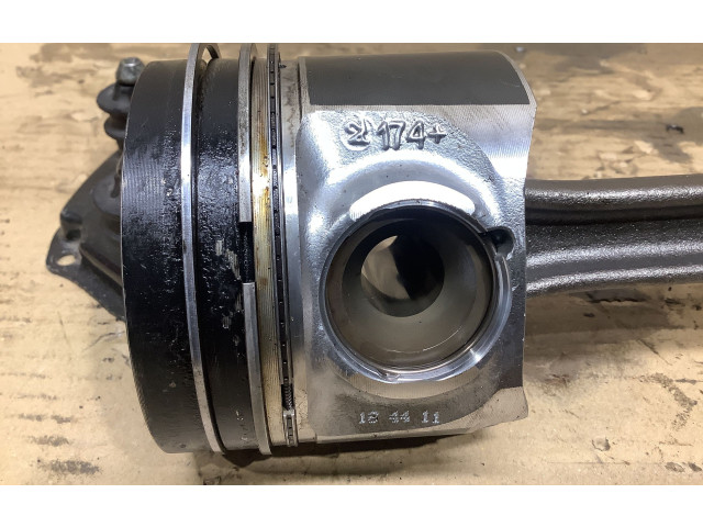 Píst 065df Audi Q5 SQ5 cdu