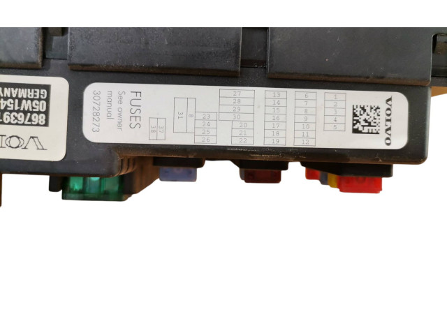 Блок предохранителей 8676391, 12217799 Volvo XC90
