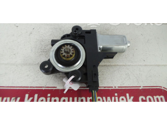 Pojistková skříňka Передний двигатель механизма для подъема окон 070720, 1174077A Volvo XC70 2007