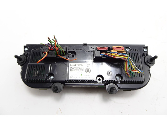 Блок управления климат-контролем 5E0907044K, 5HB01128240   Skoda Octavia Mk3 (5E)
