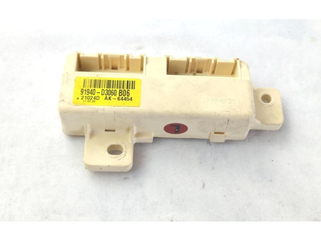 Блок предохранителей 91940-D3060   KIA Sportage    