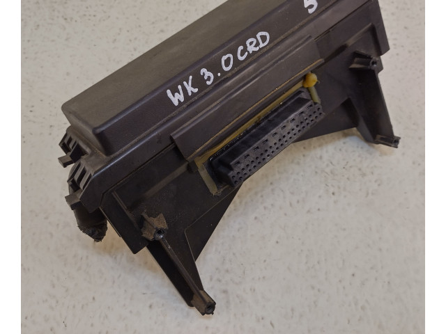 Блок предохранителей 04692114AC Jeep Grand Cherokee (WK)