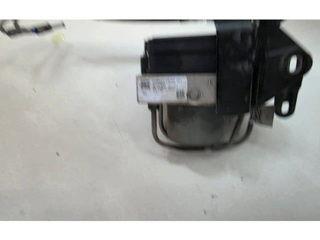 Блок АБС 104474500B Tesla Model 3 2017 - года