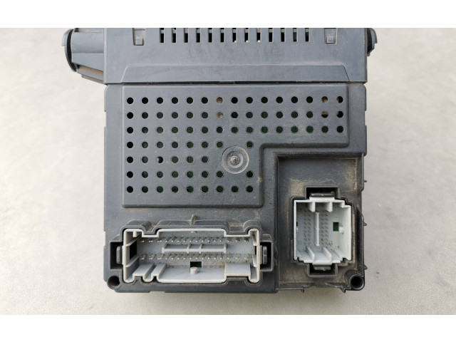 Zámek zadních dveří 30682981 Volvo V70 2006