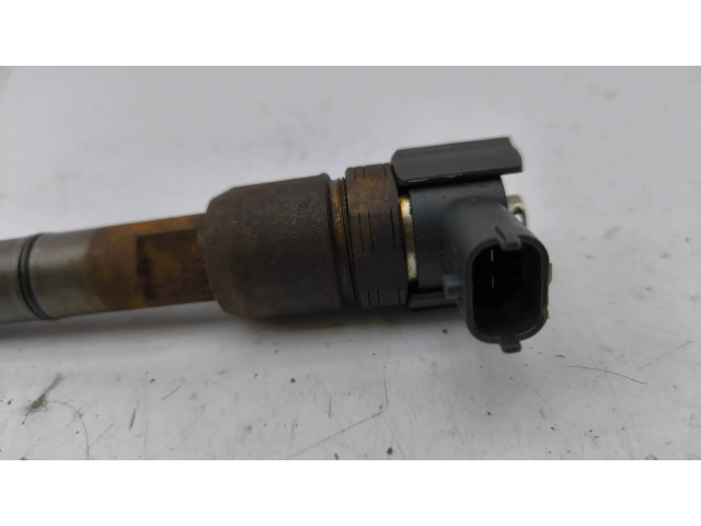 Vstřikovač 0445110320, 338002A900 Hyundai i30 pro naftový motor 1.6