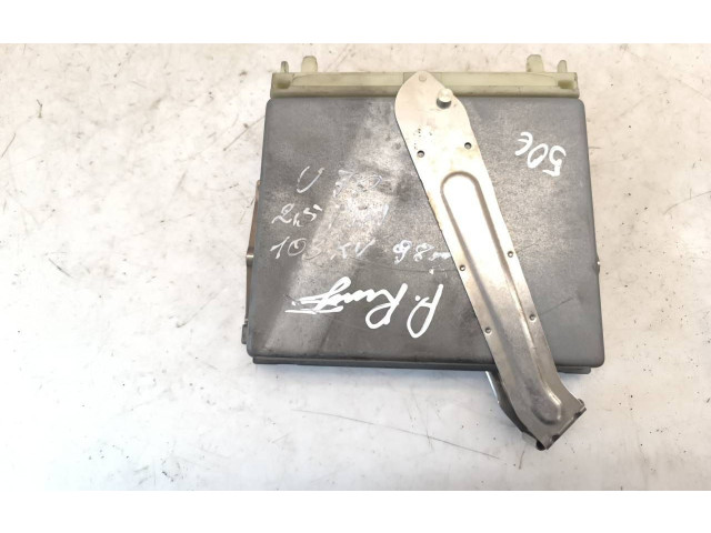 Блок управления двигателя 0281001592, 17390939   Volvo S70  V70  V70 XC