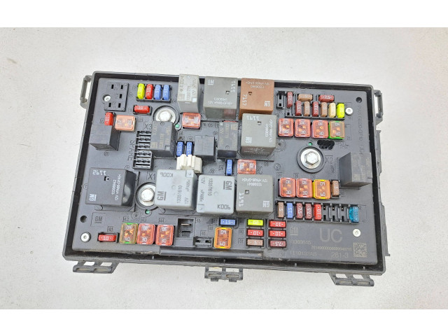 Pojistková skříňka 13368645 Opel Zafira C 2013