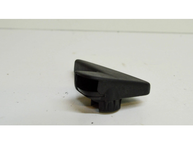 Ручка капота