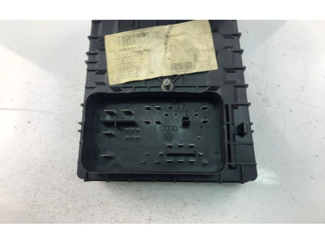 Блок предохранителей  1K0937125A   Volkswagen Touran I    