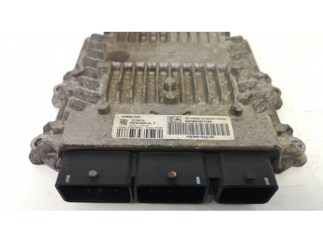 Блок управления двигателя 9664807480, 9661642180   Peugeot Expert