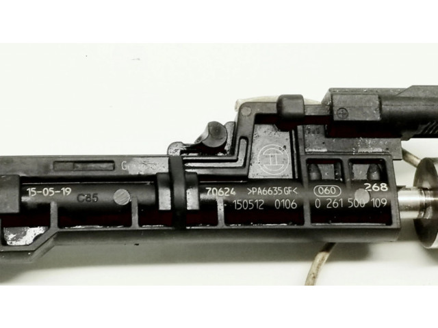 Vstřikovač 7597870, 13647597870 BMW 5 F10 F11 pro benzínový motor 3.0