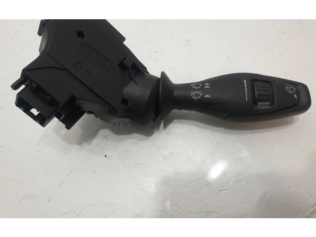 Ручка стеклоочистителей 1537625 Ford Fiesta