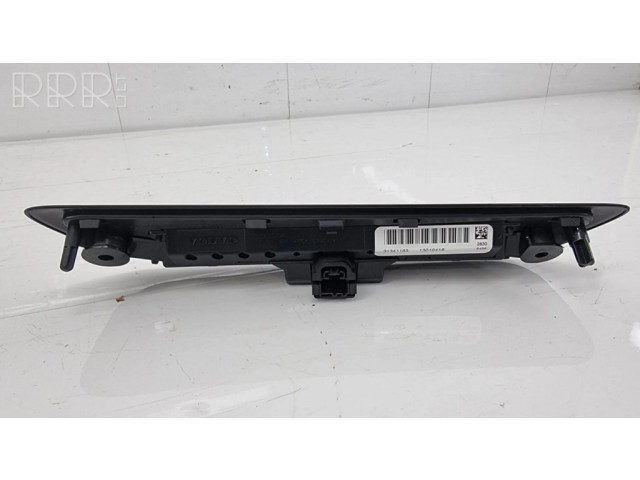 Другая деталь салона