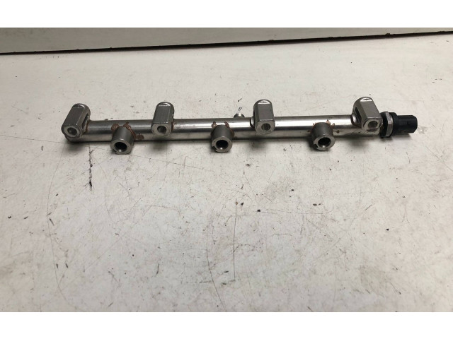 Топливная рампа 273150454 Maserati Ghibli