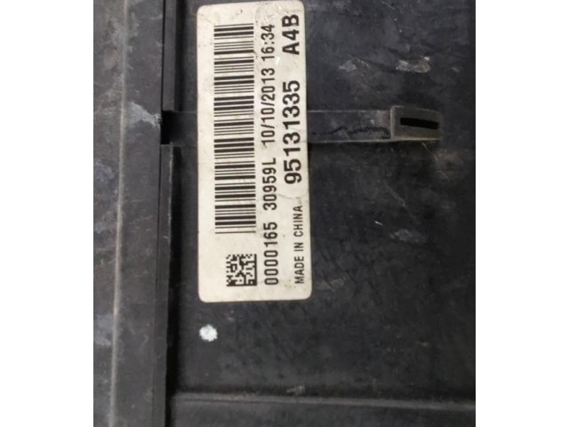   Pojistková skříňka 95131335   Chevrolet Trax 2014