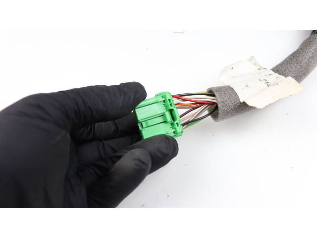 Зеркало электрическое Volvo V70 2000 - 2004 года