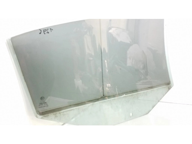 Основное стекло задних дверей