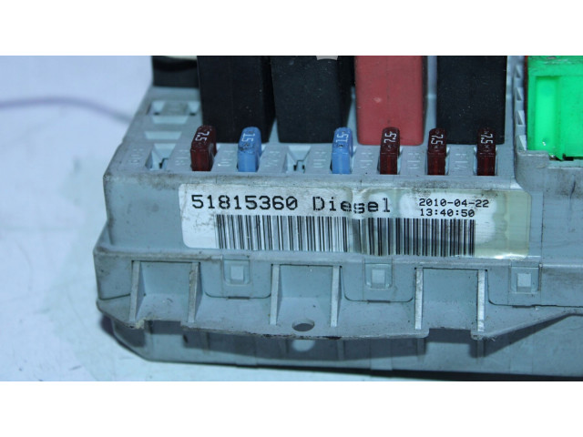 Блок предохранителей 51815360   Fiat Linea    