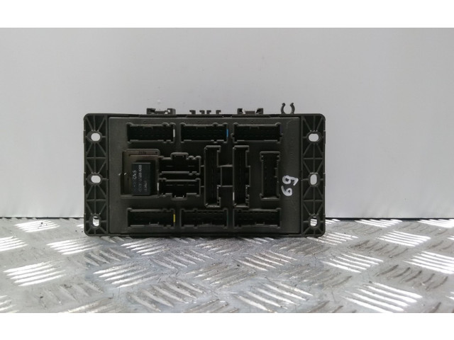 Блок предохранителей YQE103133, 142030250299 Rover 75