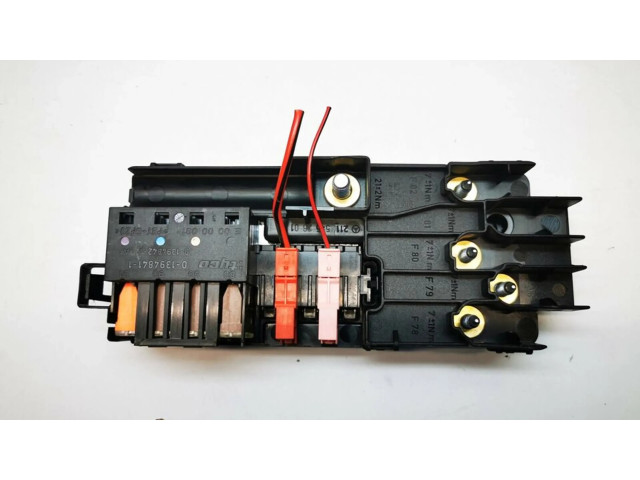 Блок предохранителей 2115452601, 013948411 Mercedes-Benz R W251