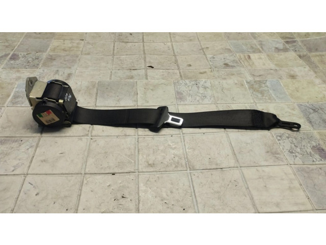 Задний ремень безопасности