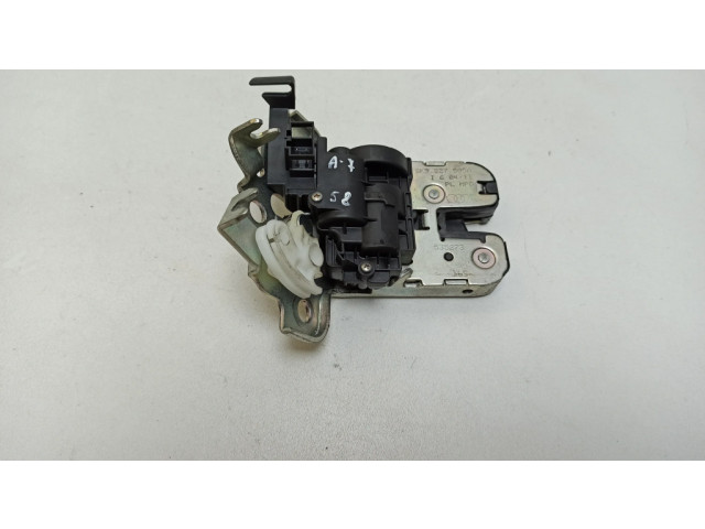 Zámek zadních dveří 8K9827505A   Audi A7 S7 4G 2011