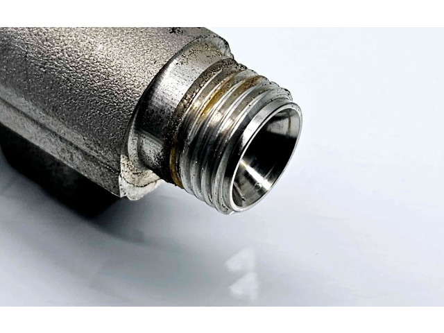 Топливная рампа 04C133320G Skoda Fabia Mk3 (NJ)