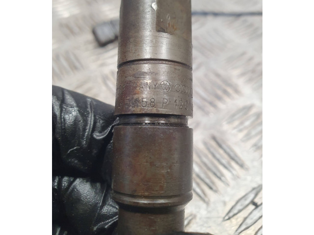 Форсунка 046130202F    Audi A6 S6 C4 4A   