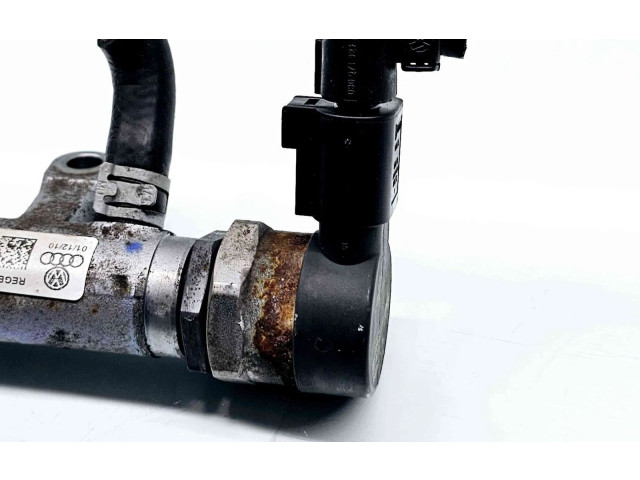 Топливная рампа 03L130089J   Audi A3 S3 A3 Sportback 8P  