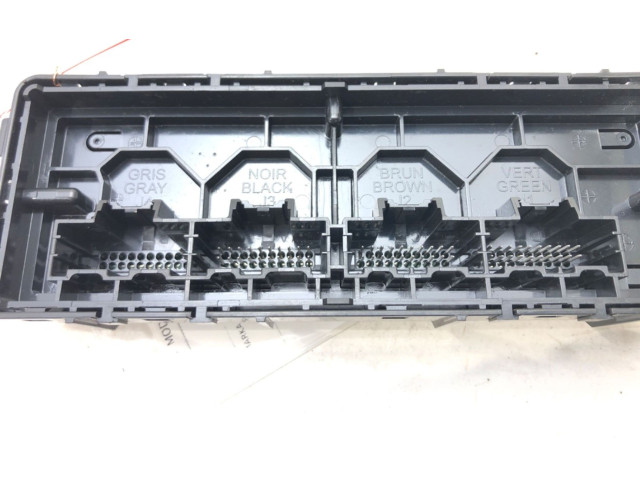 Блок управления 13598156 Chevrolet Camaro