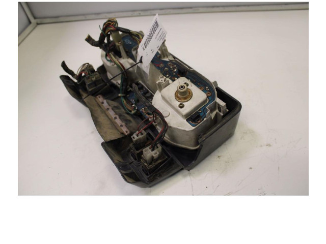 Přístrojová deska Mitsubishi Pajero 1987