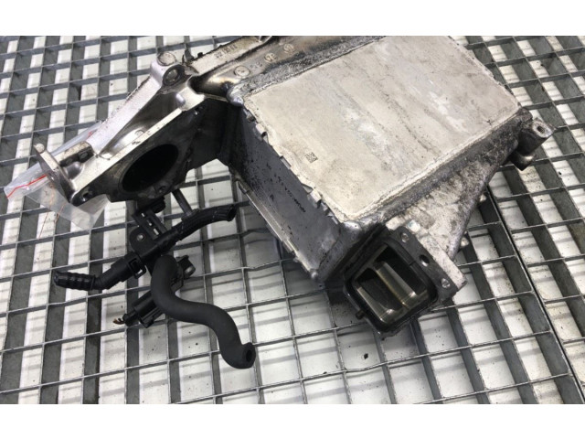 Интеркулер 04L129711R Volkswagen Golf VII