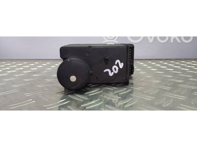 Pojistková skříňka 2028001048, 8701009703 Mercedes-Benz C W202 1995