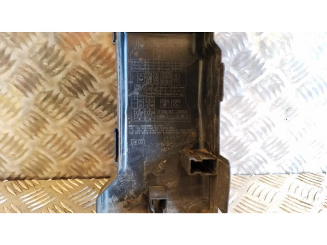 Блок предохранителей MR583210, G8C208MF Mitsubishi Pajero