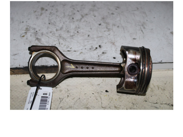 Píst BMW 1 E81 E87 pro benzínový motor 1.6