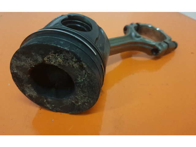 Поршень Volkswagen PASSAT B6