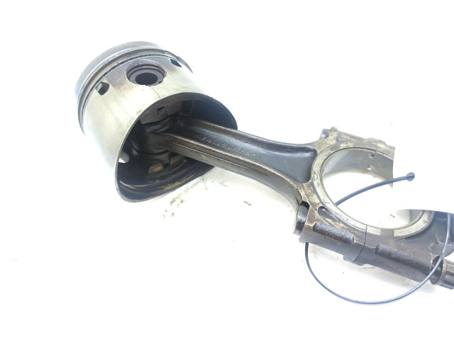 Píst C39910S, F41140A Jaguar XJS pro benzínový motor 5.3