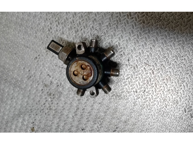 Топливная рампа 8200584034, R9144Z070B   Suzuki Jimny  