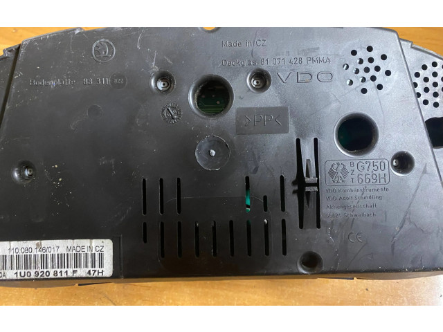 Панель приборов 1U0920811F, 110080146017 Skoda Octavia Mk1 (1U)
