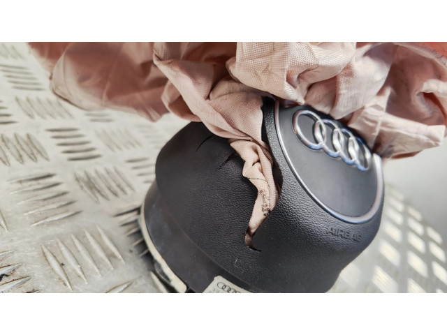 Радиатор охлаждающей жидкости 8W0880201E   Audi A4 S4 B9