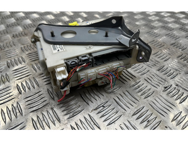 Pojistková skříňka 8273030B61 Lexus GS 300 350 430 450H 2008