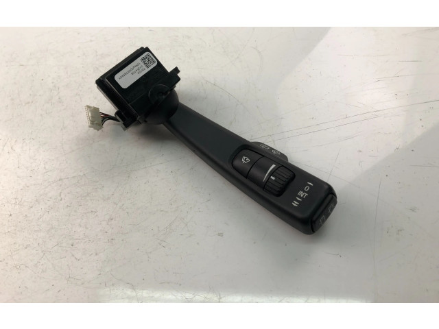 Подрулевой переключатель 31264169   Volvo V70