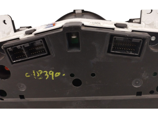 Přístrojová deska KIA Venga 2011 940031P720