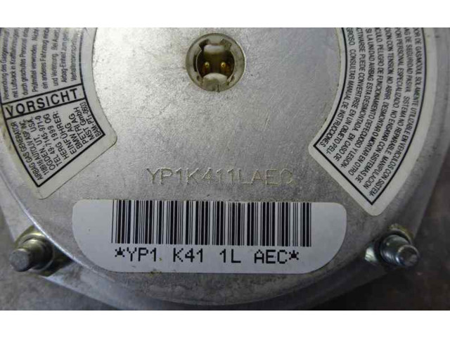 Подушка безопасности водителя YP1K411LAEC Mercedes-Benz A W168